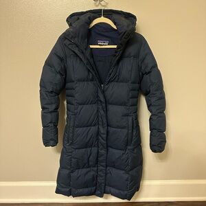Patagonia Women’s Long Parka, Navy, Size Small